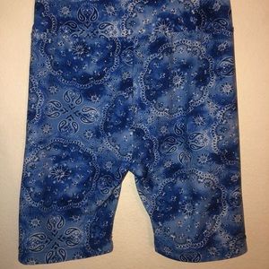 Blue bandanna biker shorts